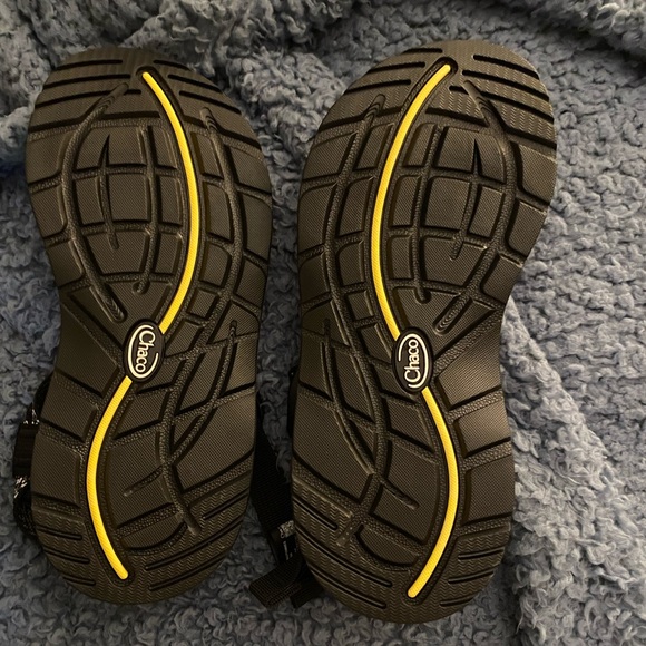 Chacos size 7 (brand new) - Picture 3 of 4